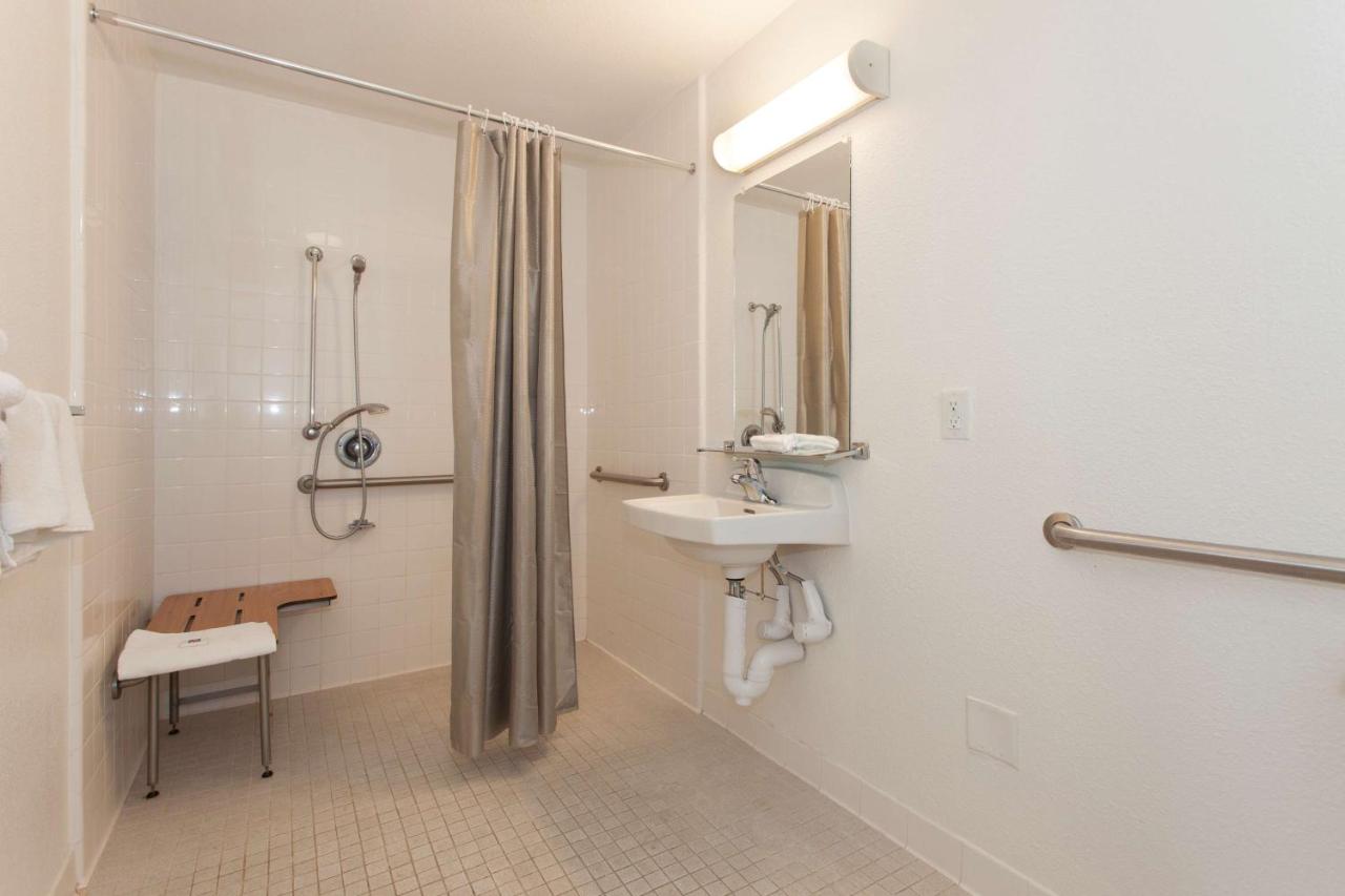 | Motel 6 Davis-Near UC Davis