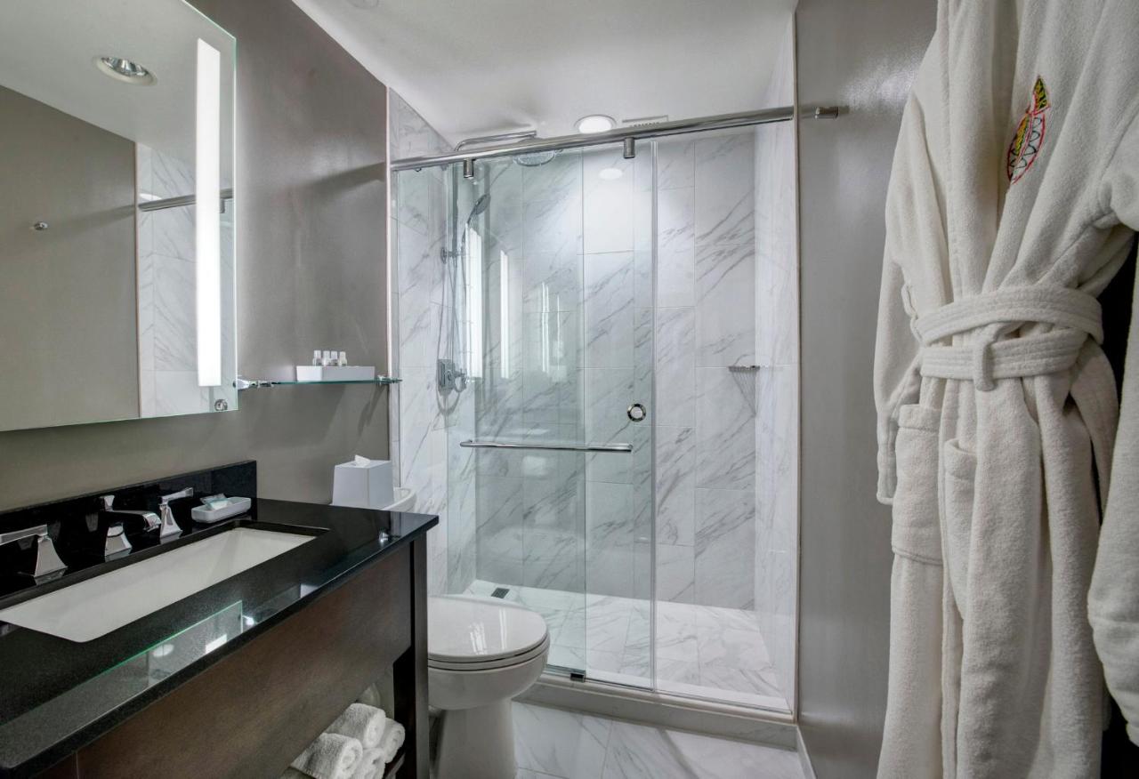 | Phoenix Park Hotel