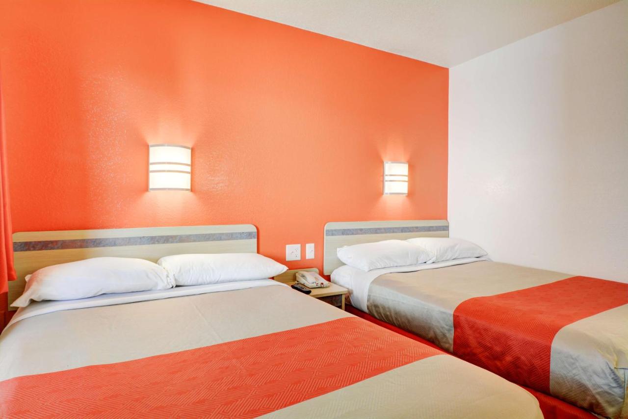 | Motel 6-Southington, CT - Hartford