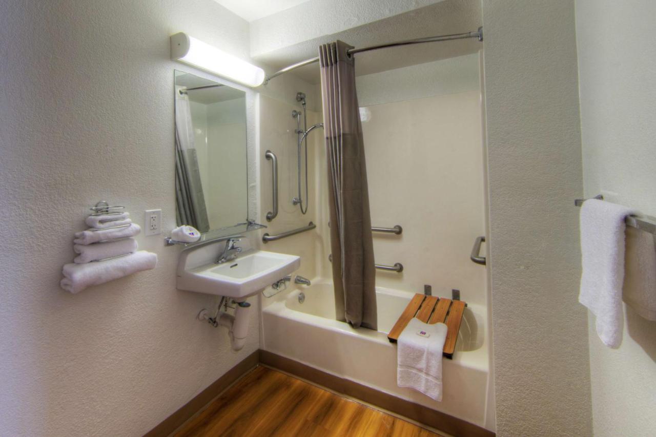 Double Room - Disability Access at Motel 6-Orlando, FL - Winter Park