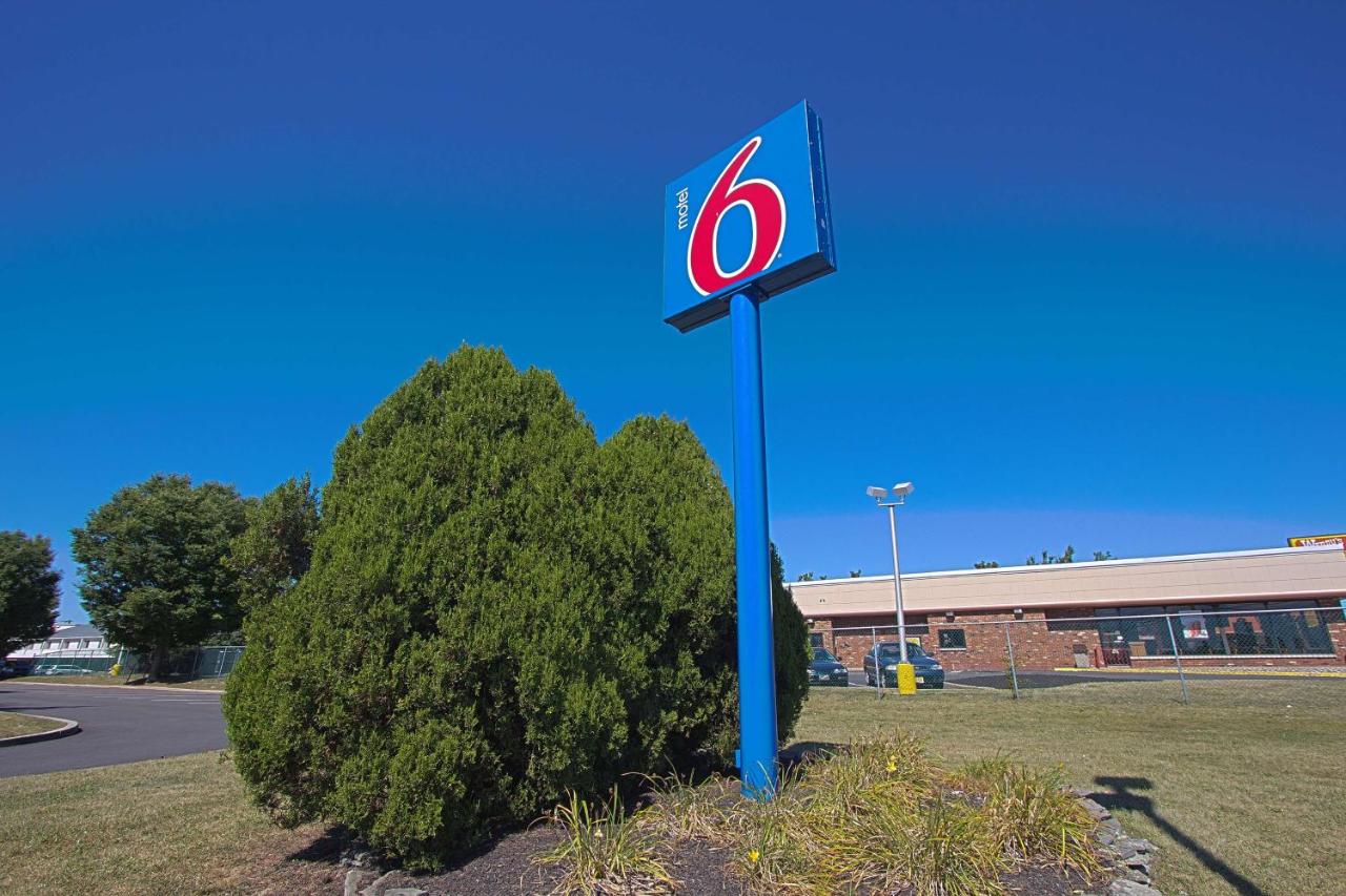 | Motel 6-Piscataway, NJ
