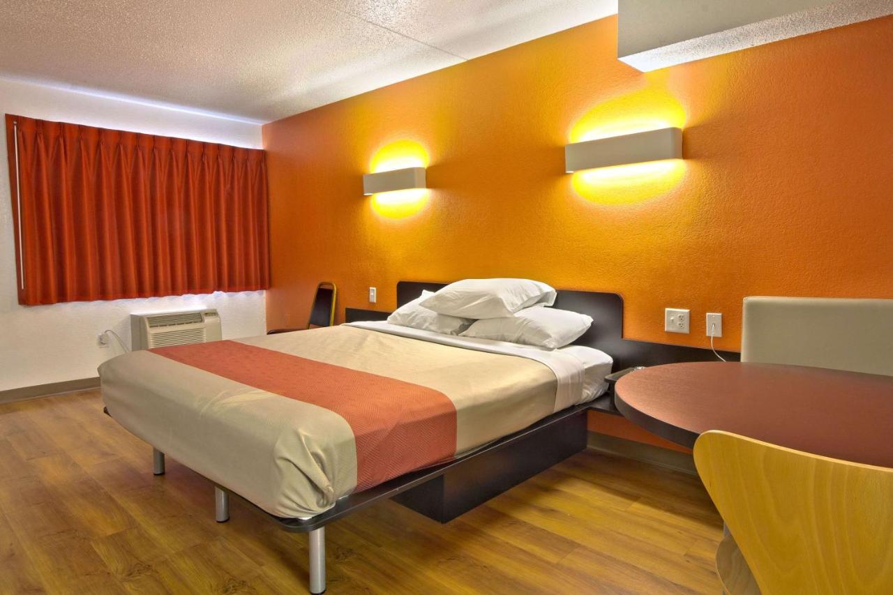 | Motel 6-Piscataway, NJ