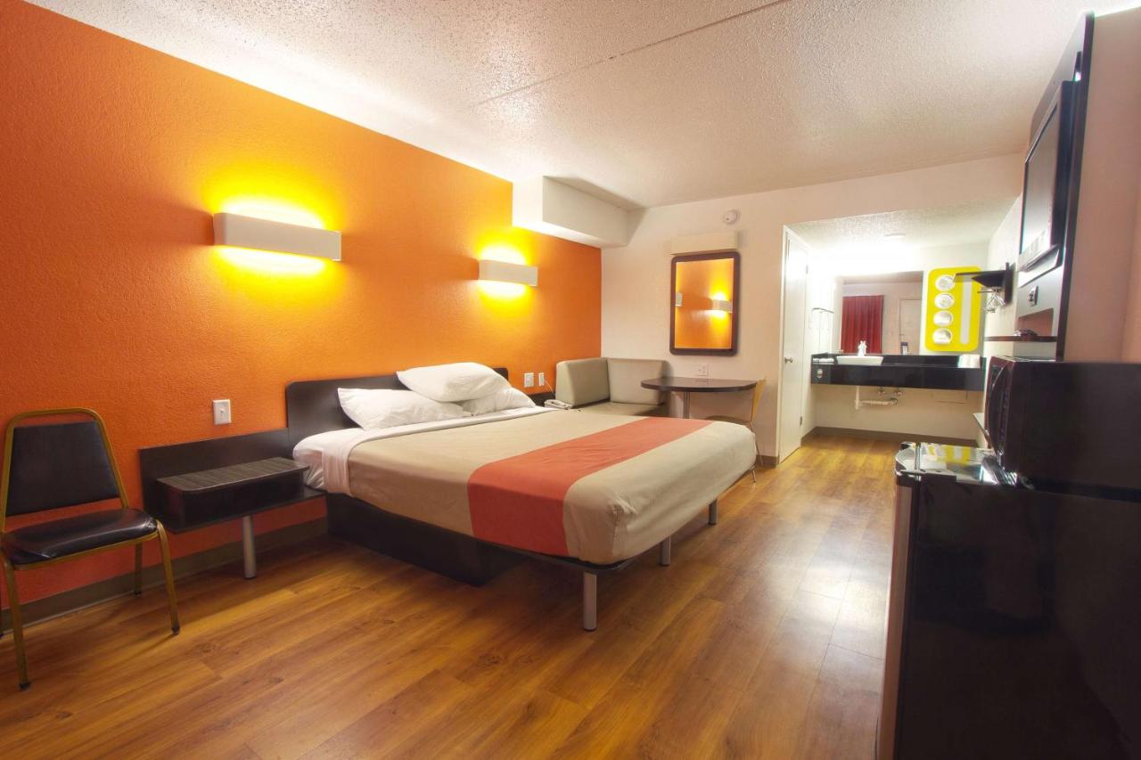 | Motel 6-Piscataway, NJ