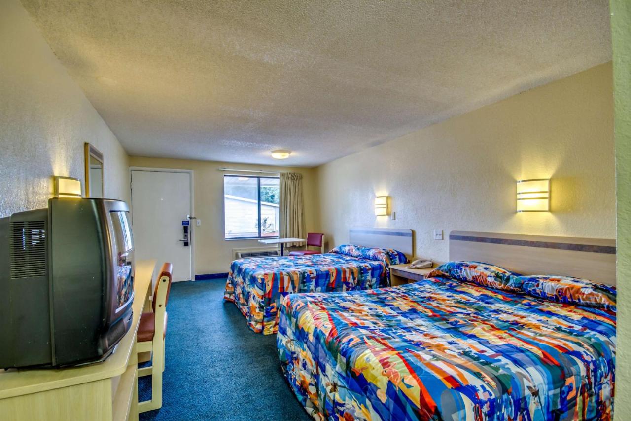 | Motel 6-Saint Joseph, MO