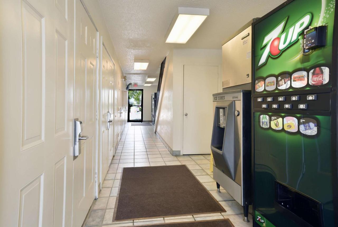 | Motel 6-Saint Joseph, MO