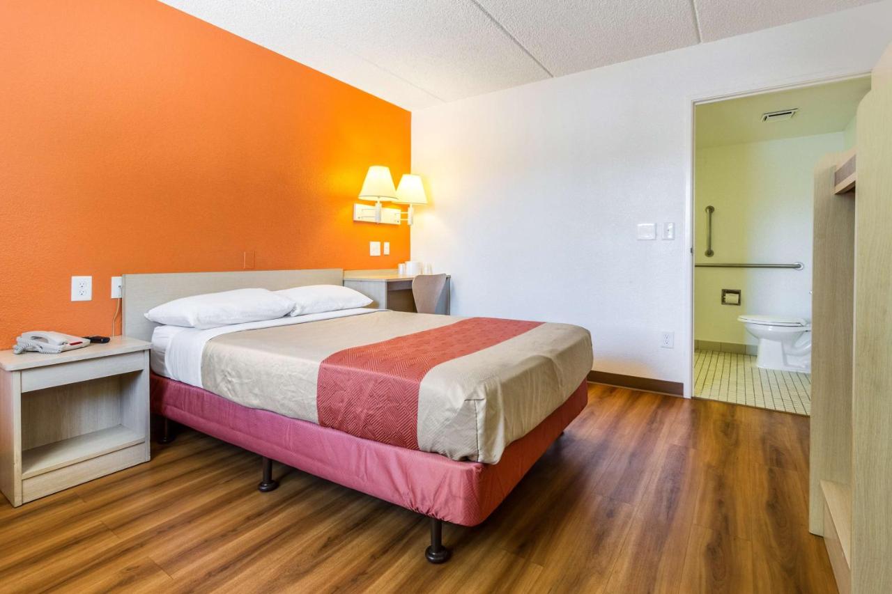 | Motel 6 Tempe, AZ Phoenix Airport Priest Dr