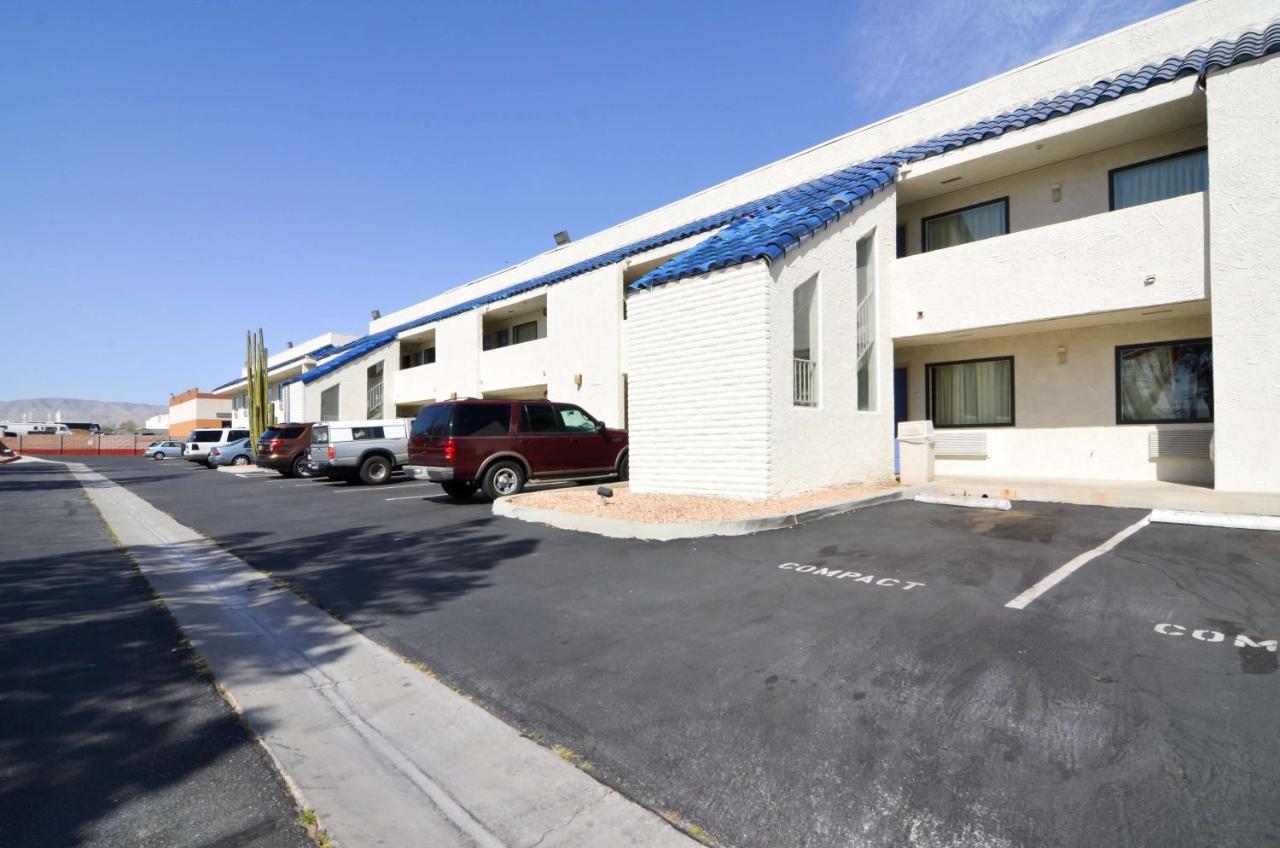 | Motel 6-North Palm Springs, CA - North