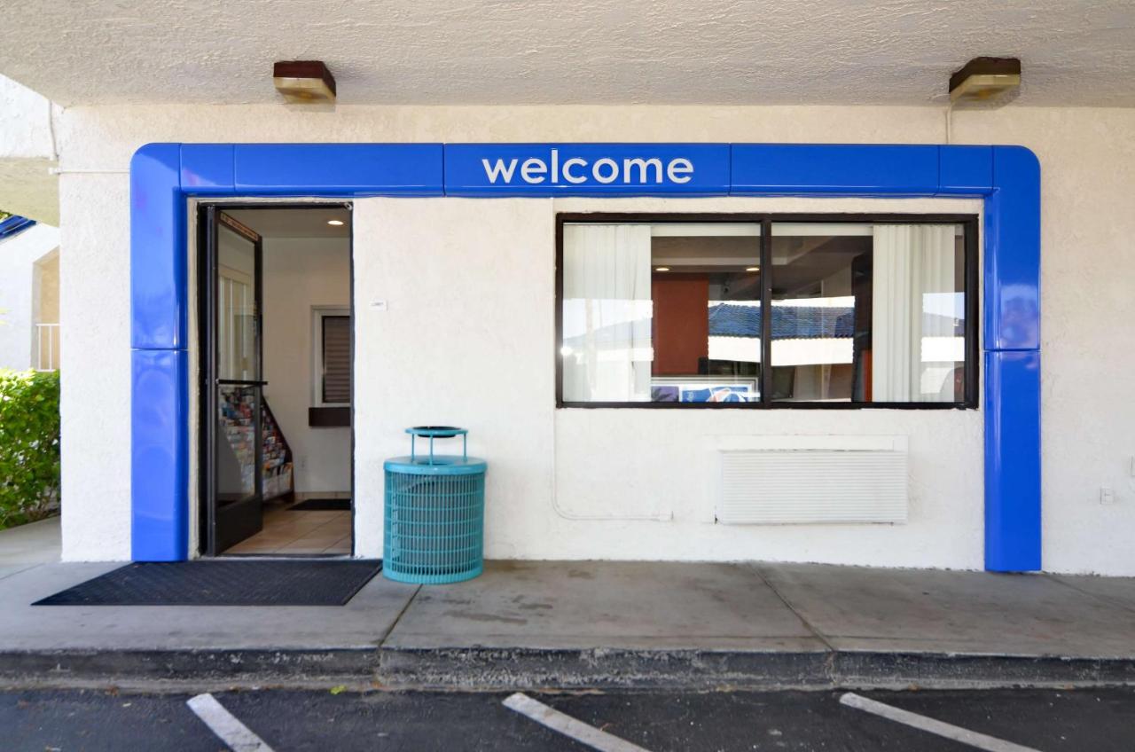 | Motel 6-North Palm Springs, CA - North