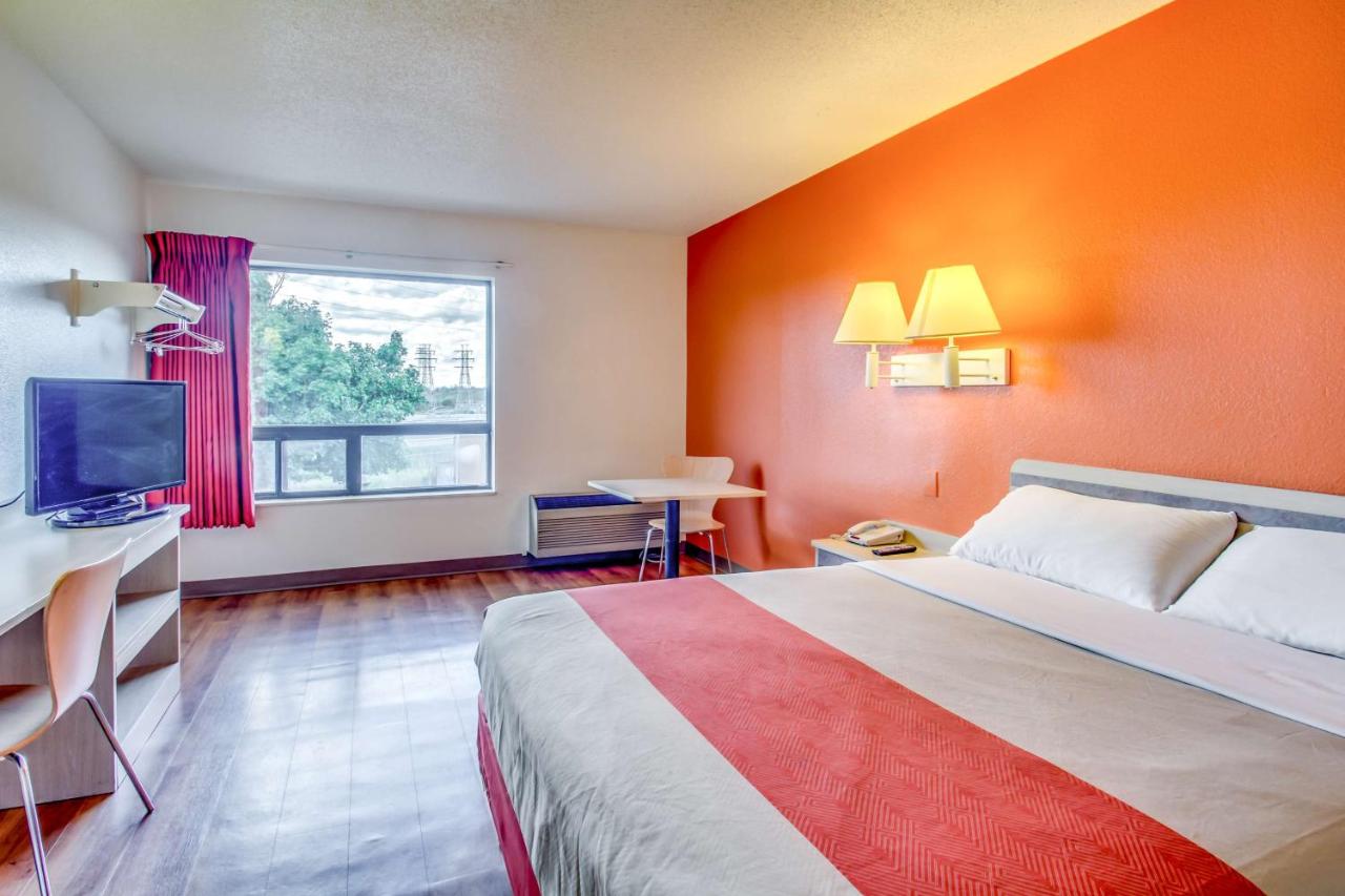| Motel 6-Amherst, NY - Buffalo