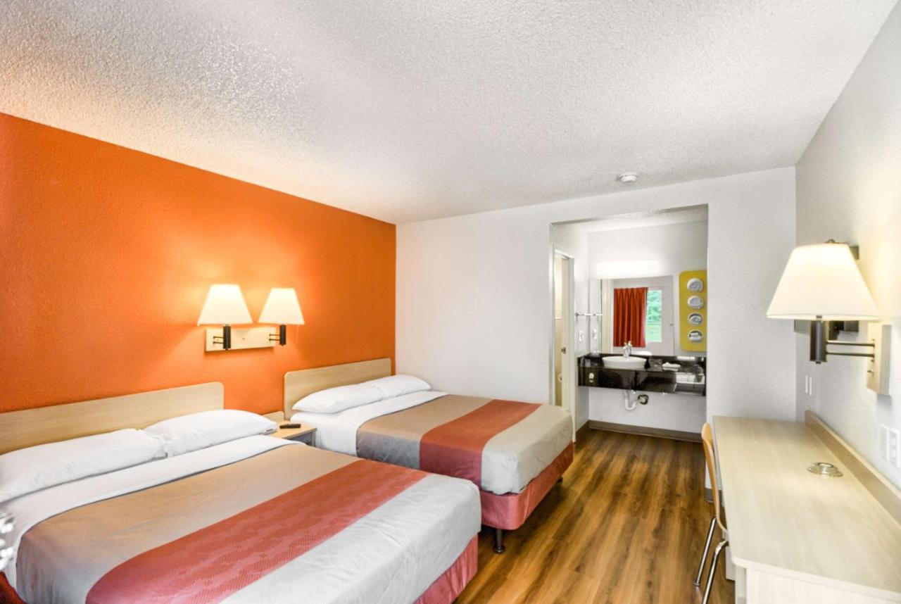 | Motel 6-Everett, WA - South