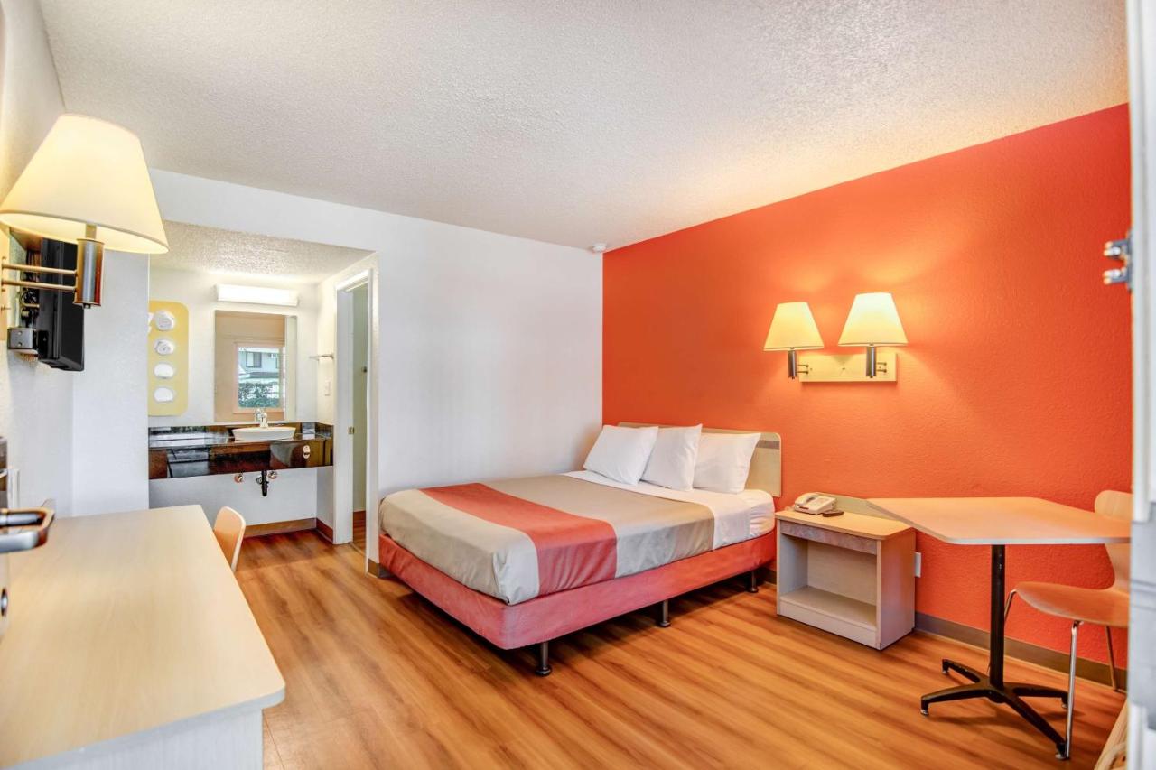 | Motel 6-Stockton, CA - North