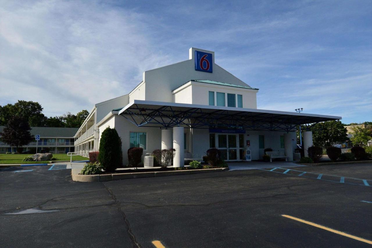 | Motel 6-Tewksbury, MA - Boston