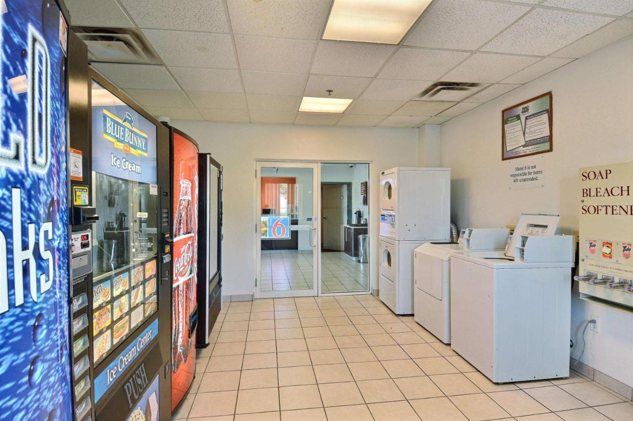 | Motel 6-Tewksbury, MA - Boston