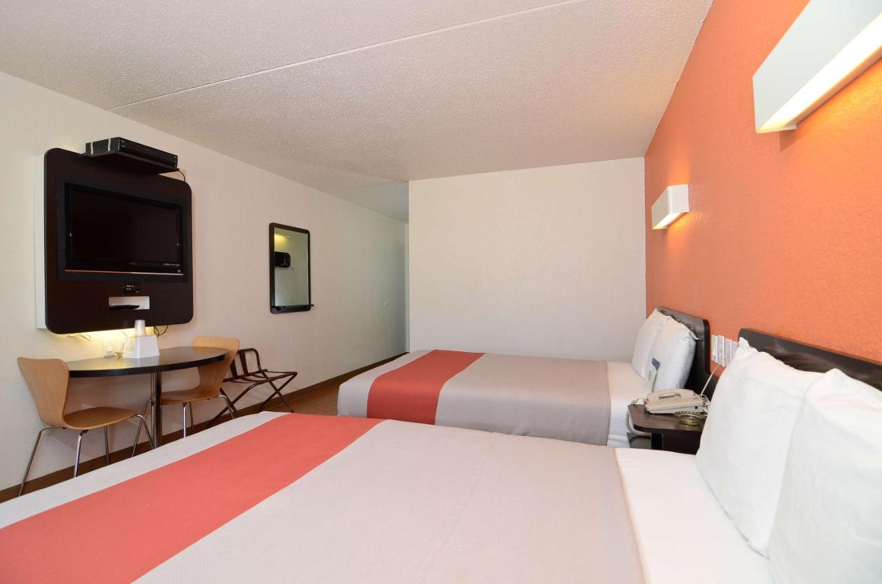 | Motel 6-South Haven, KS