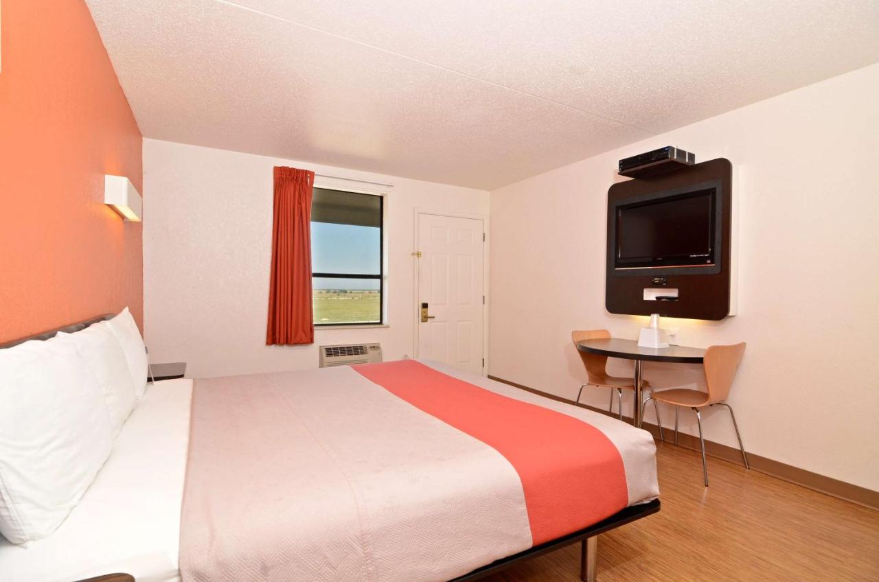 | Motel 6-South Haven, KS