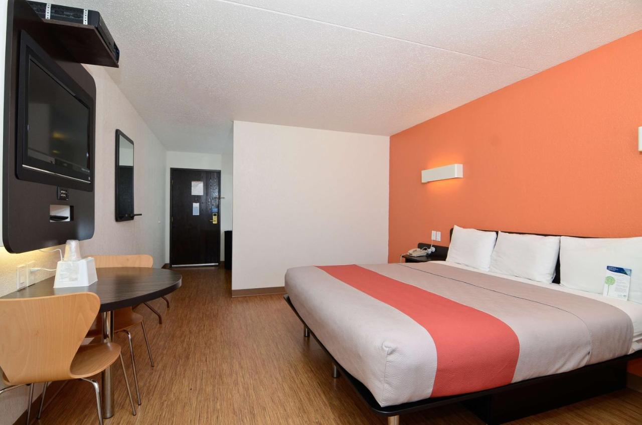 | Motel 6-South Haven, KS