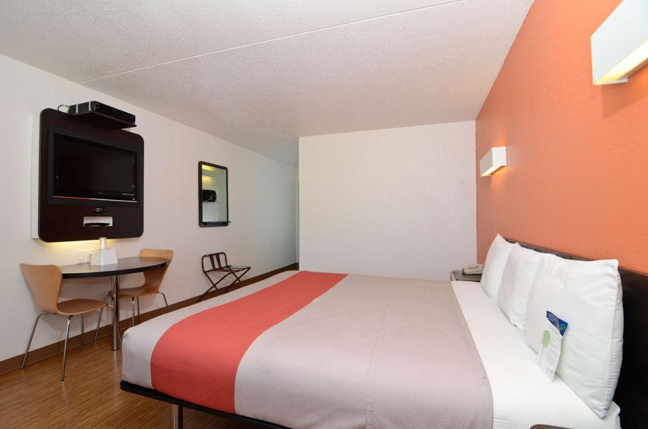 | Motel 6-South Haven, KS