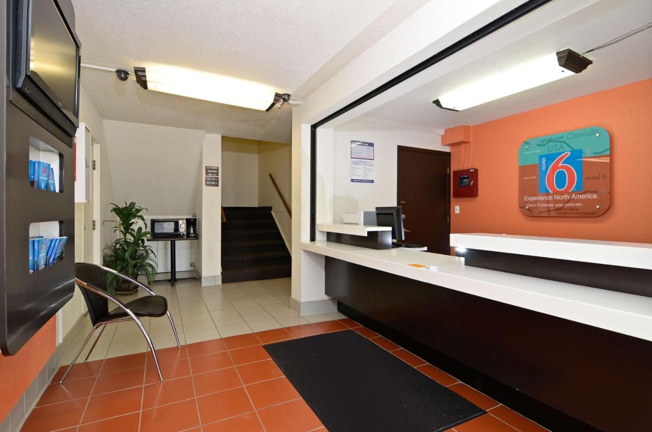 | Motel 6-South Haven, KS