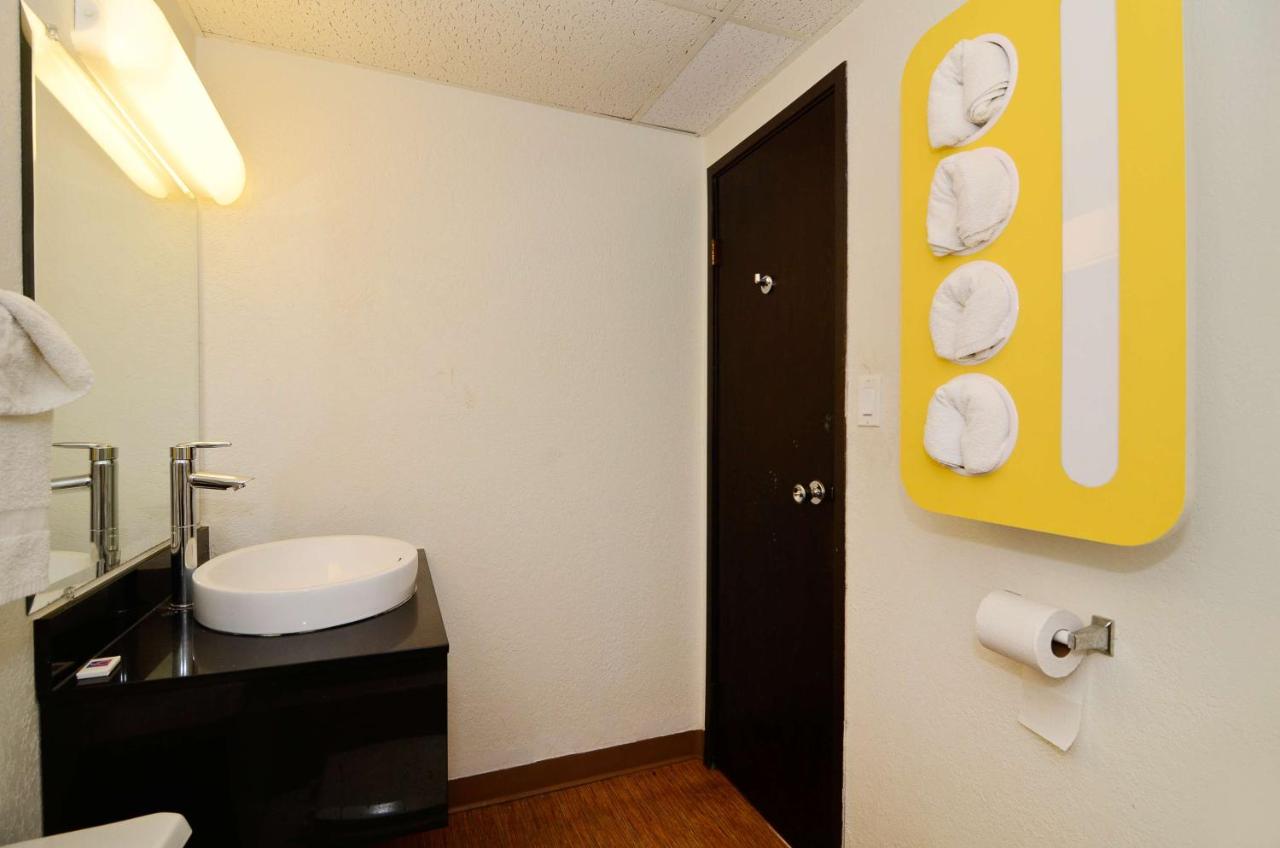 | Motel 6-South Haven, KS