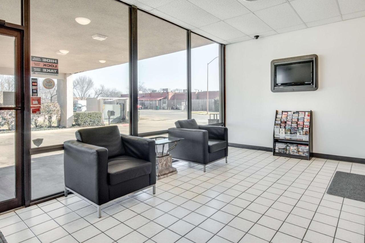 | Motel 6-Longview, TX - North