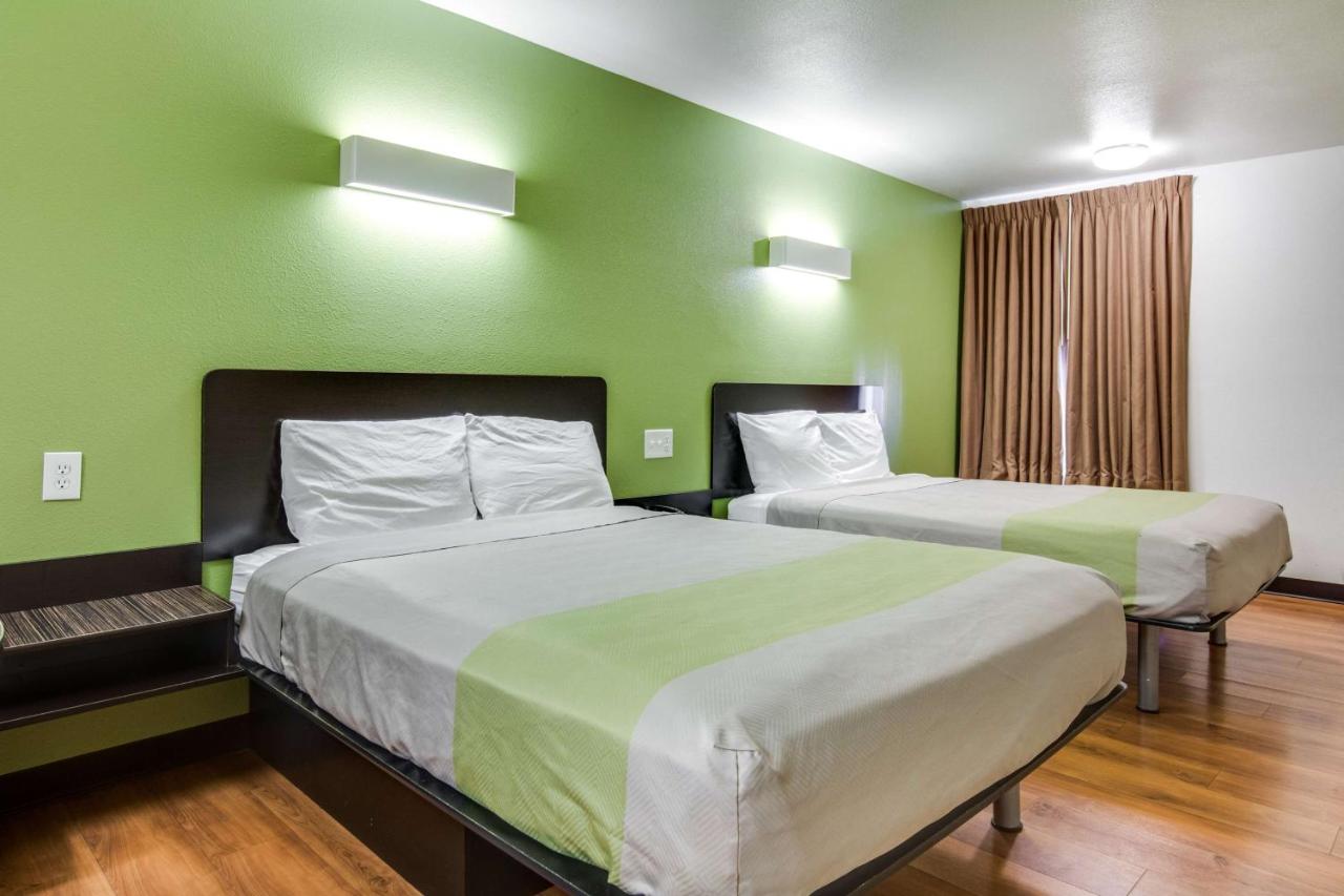 | Motel 6-Longview, TX - North
