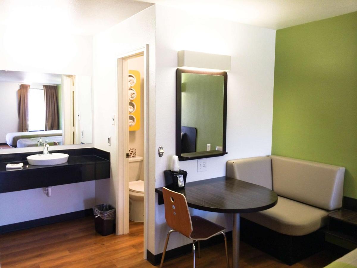 | Motel 6-Longview, TX - North