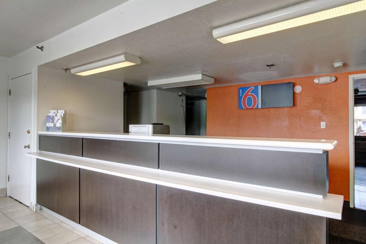 | Motel 6-Amherst, OH - Cleveland West - Lorain