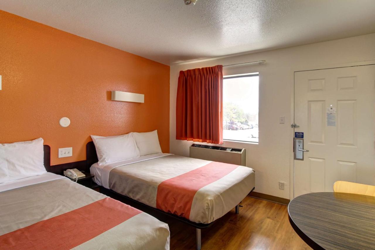| Motel 6-Amherst, OH - Cleveland West - Lorain