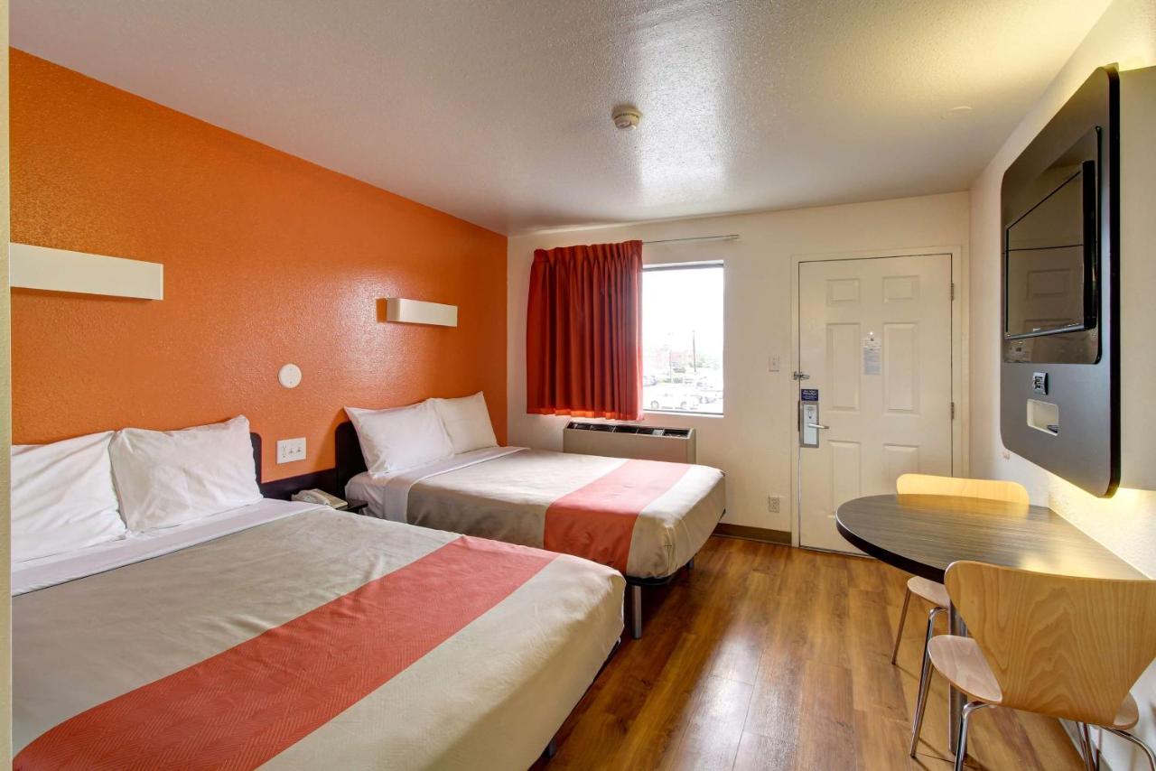 | Motel 6-Amherst, OH - Cleveland West - Lorain