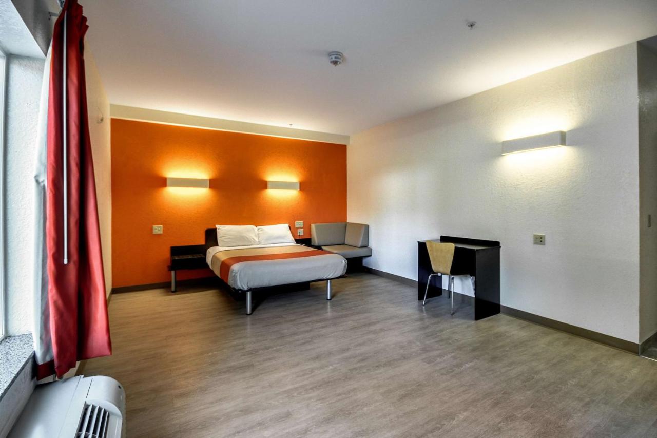 | Motel 6-Allentown, PA