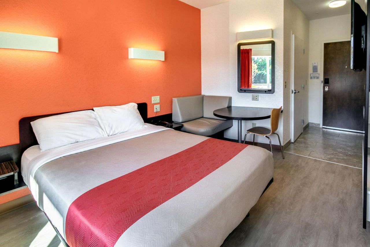 | Motel 6-Allentown, PA