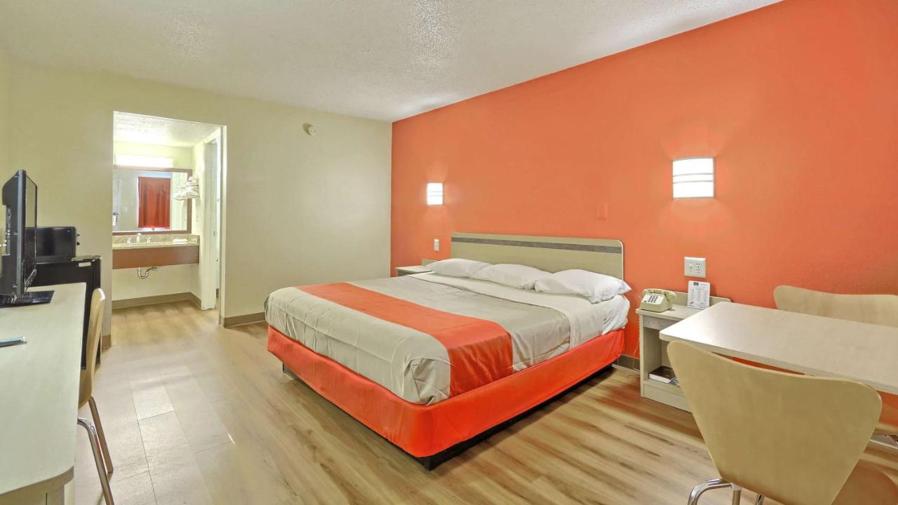 | Motel 6-Maple Shade Township, NJ - Philadelphia - Mt Laurel