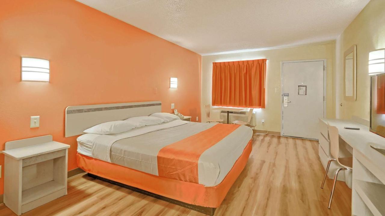 | Motel 6-Maple Shade Township, NJ - Philadelphia - Mt Laurel