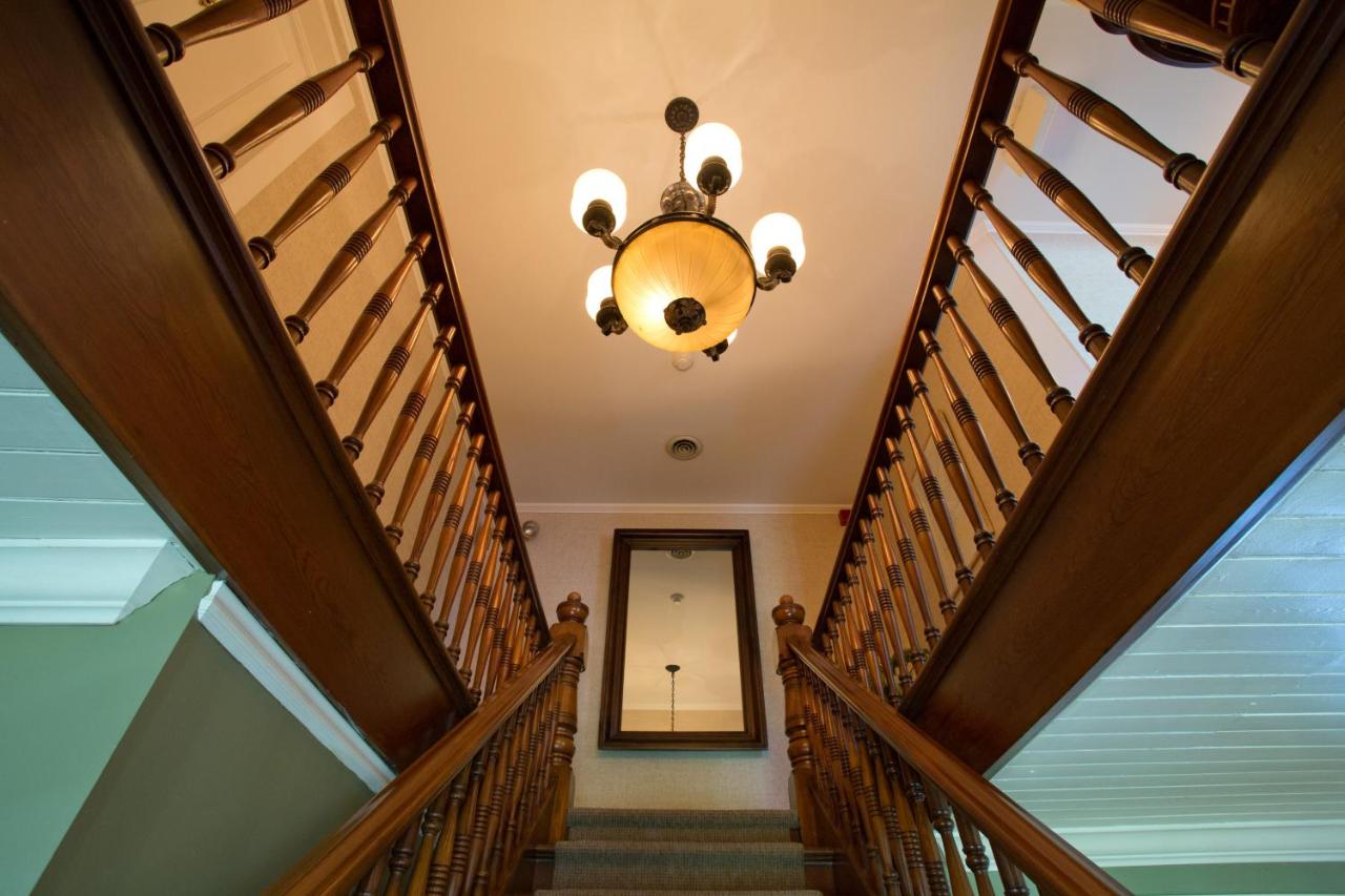 | Maplewood Hotel