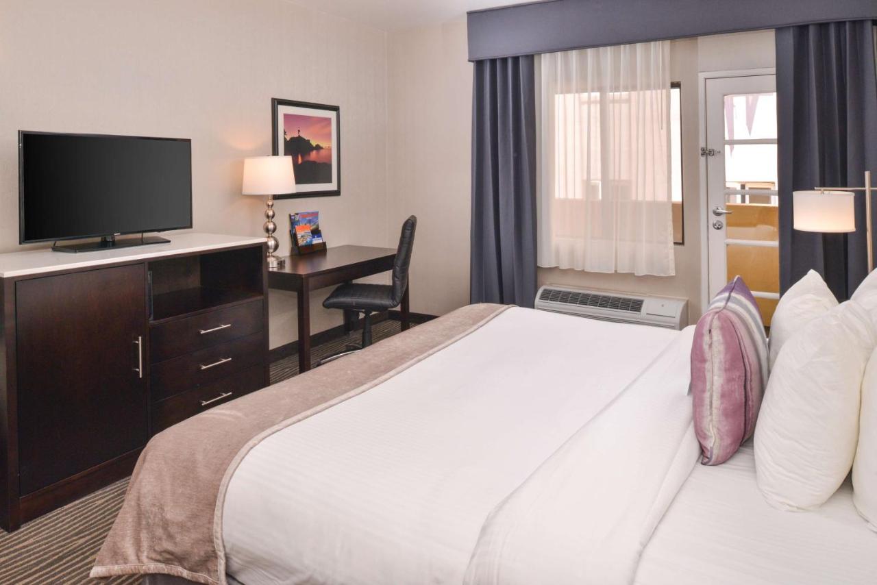 Double Room with Two Double Beds at Best Western Plus Hotel At The Convention Center