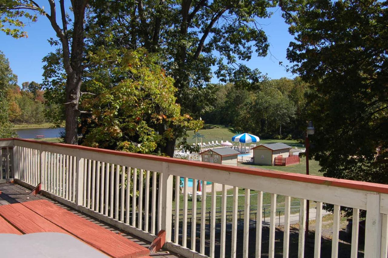 | Scotrun Camping Resort Loft Park Model 11
