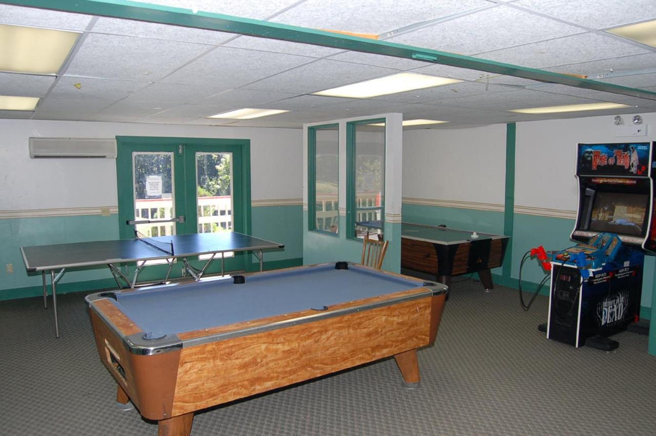 | Scotrun Camping Resort Loft Park Model 11