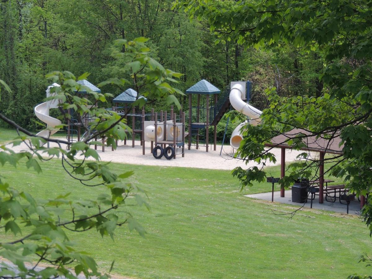 | Scotrun Camping Resort Loft Park Model 11