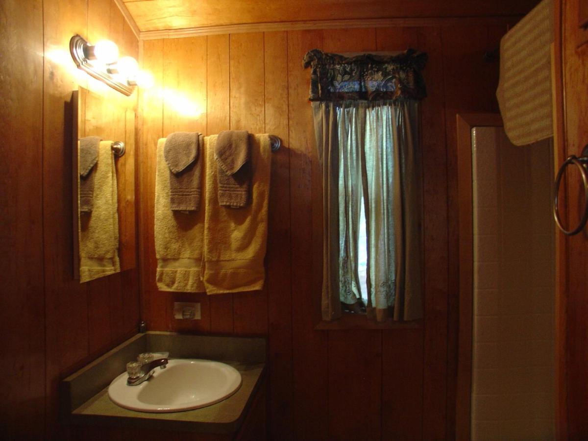 | Idyllwild Camping Resort Cabin