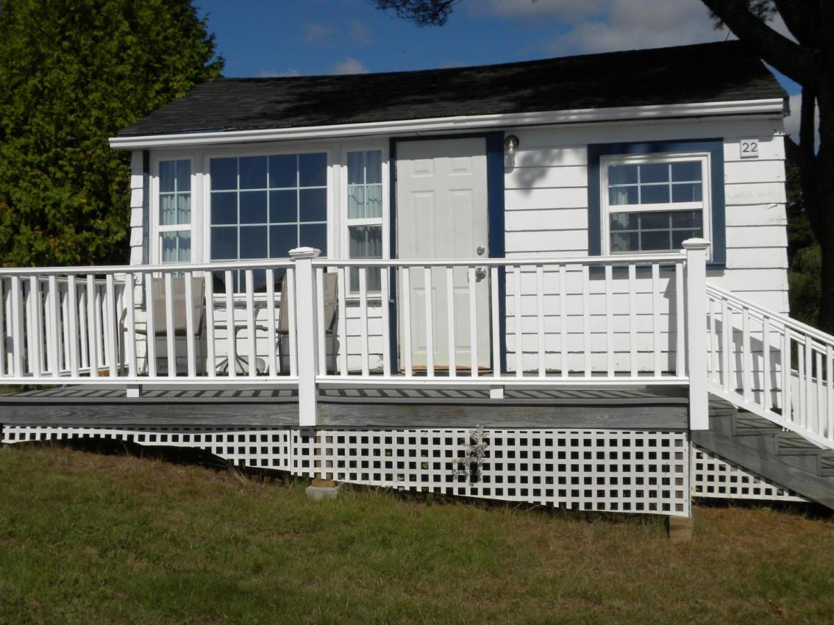 Superior King Cottage with Kitchenette and Sea View at Colonial Gables Oceanfront Village