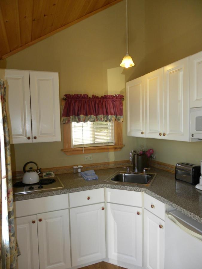Superior King Cottage with Kitchenette and Sea View at Colonial Gables Oceanfront Village