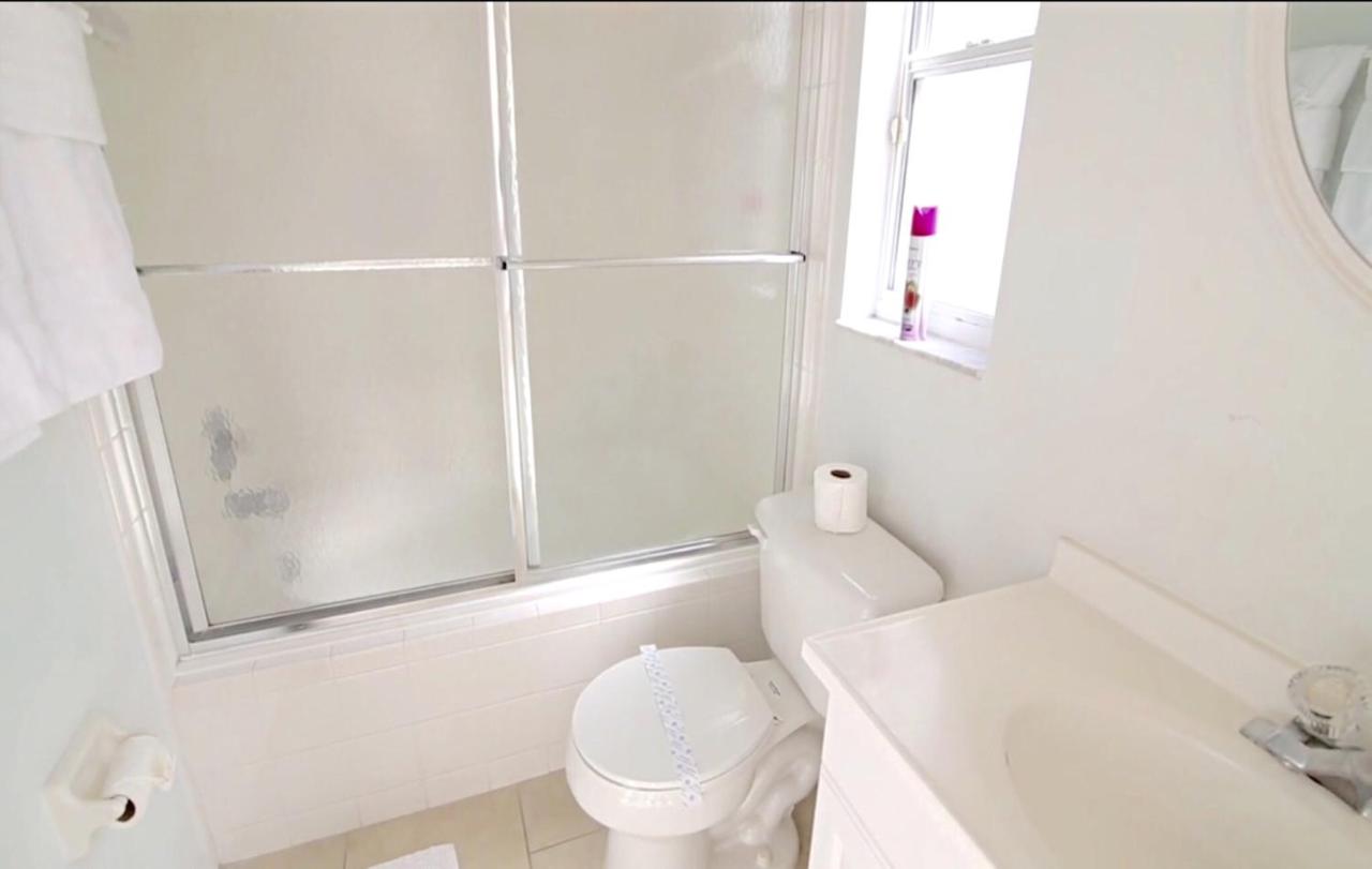 | Fabulous 4 Bedrooms Villa 3 Bath with Private Pool 15 Min to Disney