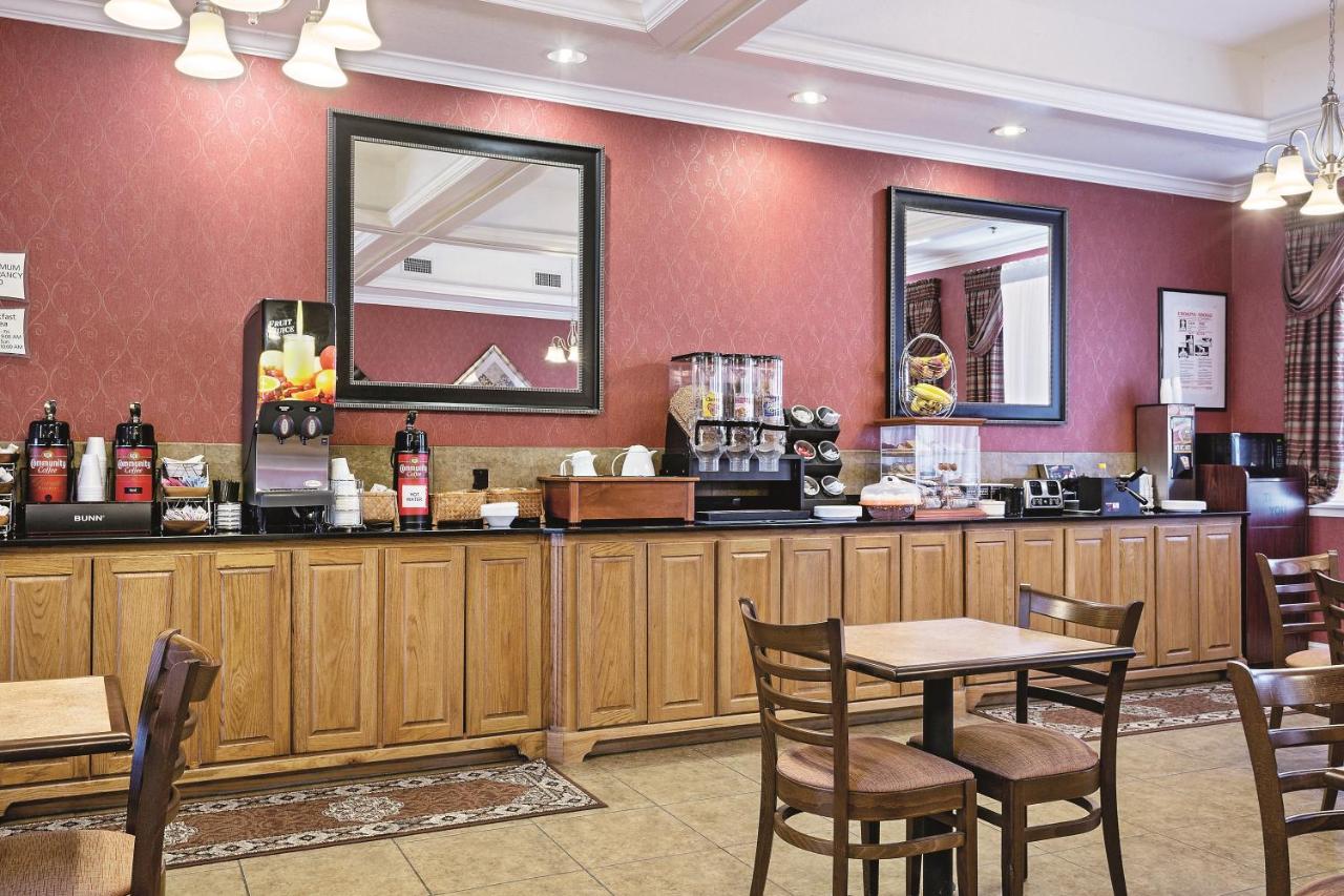 | Americas Best Value Inn - Gun Barrel City