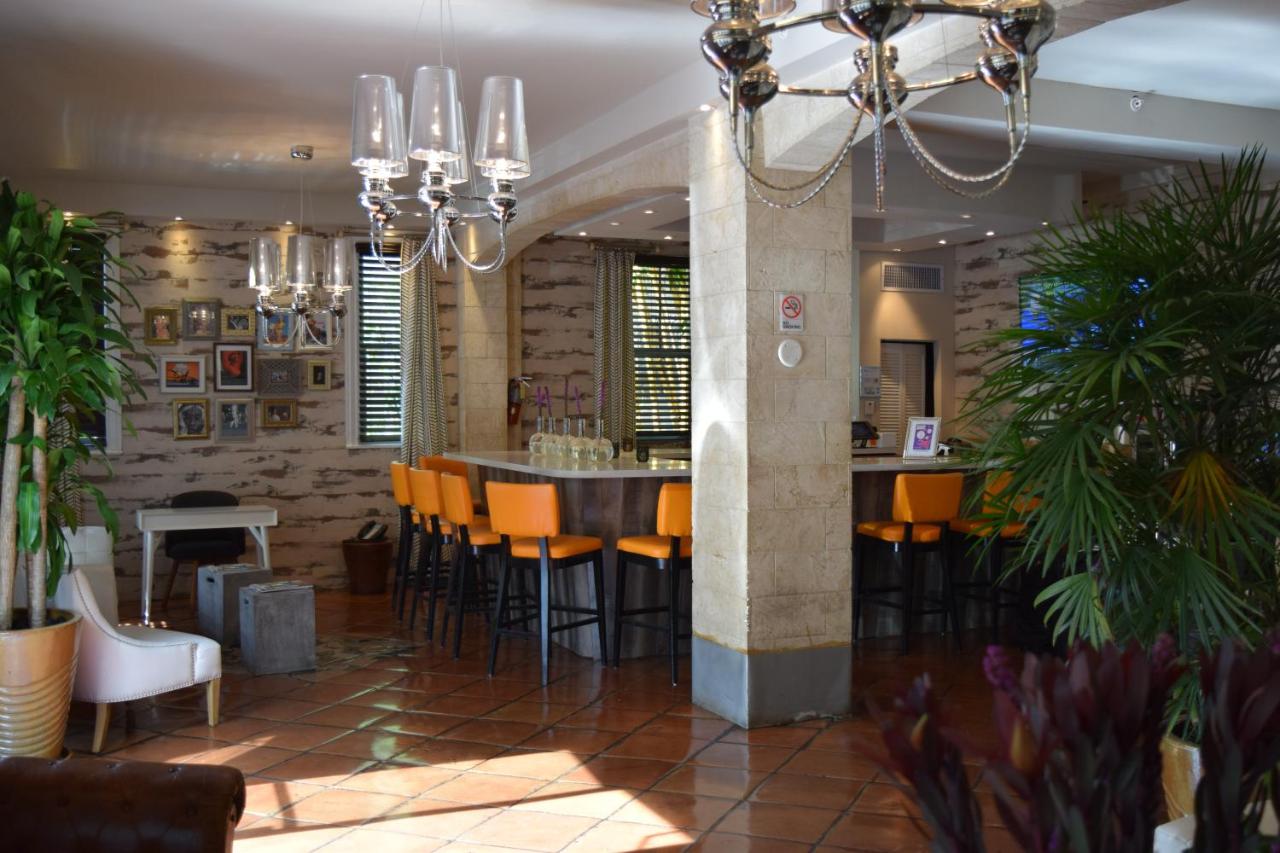| Shelley Hotel