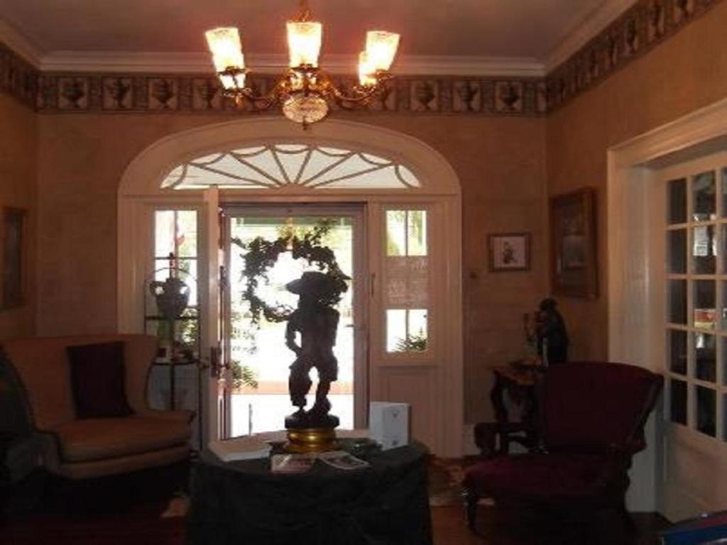 | Inn Upon Moon River Plantation