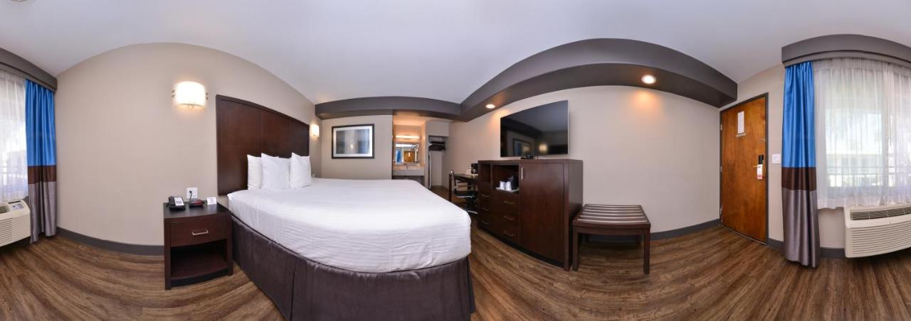 | Tarzana Inn