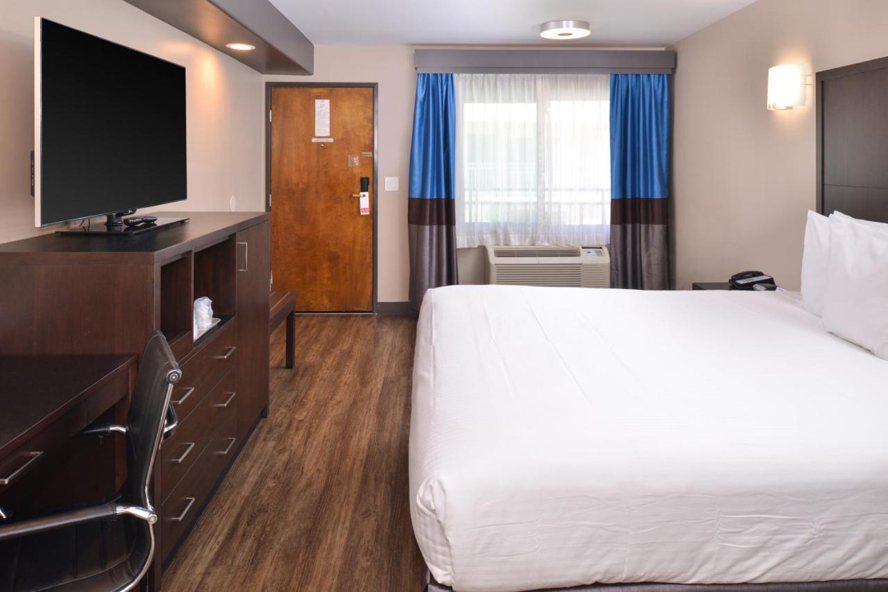 | Tarzana Inn