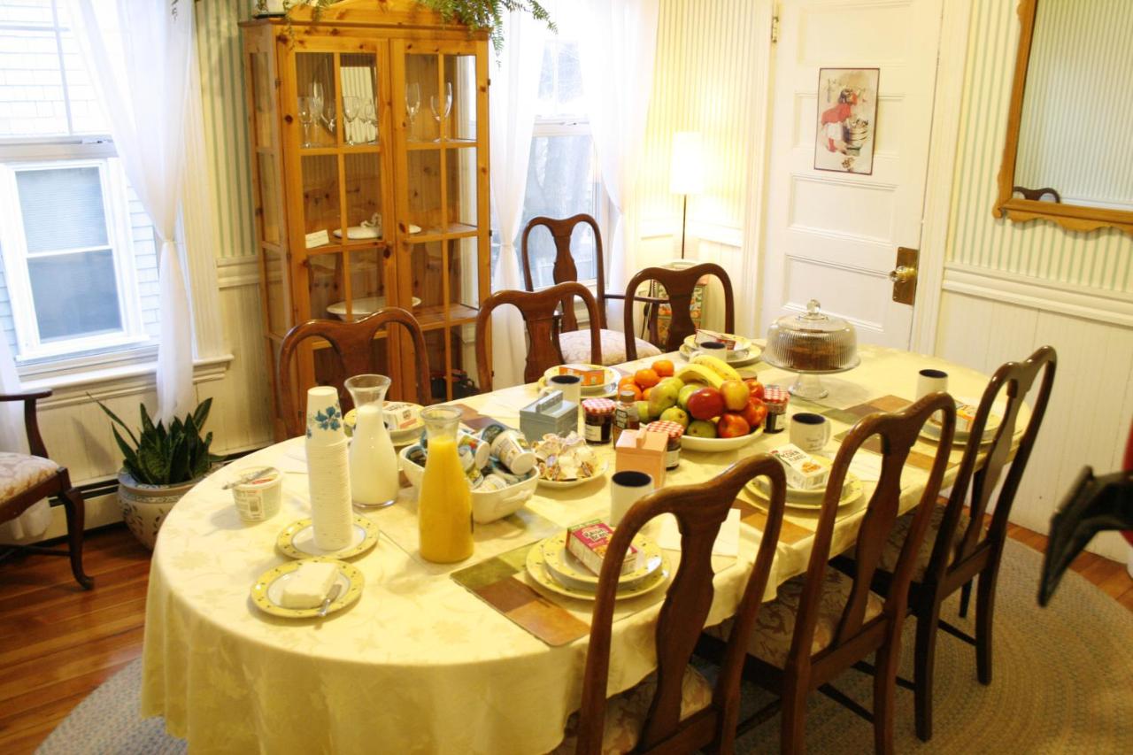 | The Coolidge Corner Guest House: A Brookline Bed and Breakfast