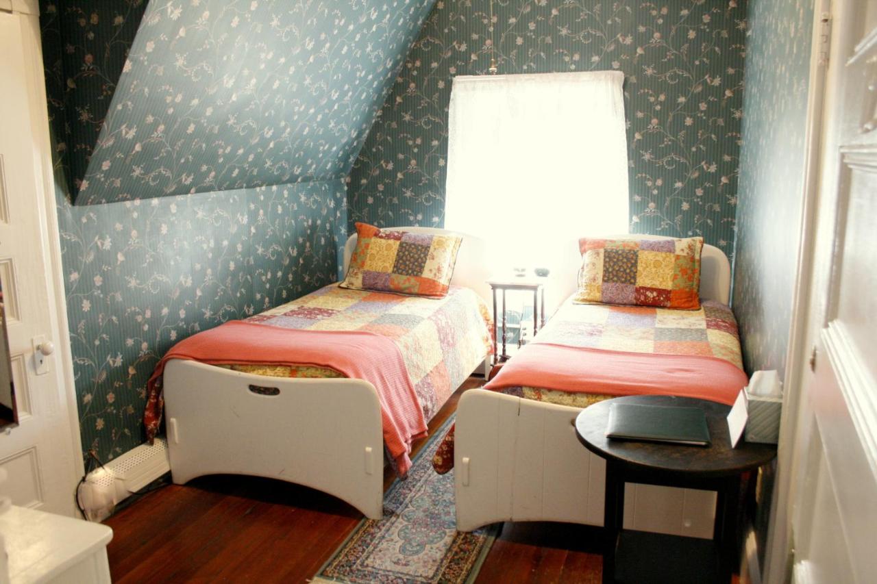 | The Coolidge Corner Guest House: A Brookline Bed and Breakfast