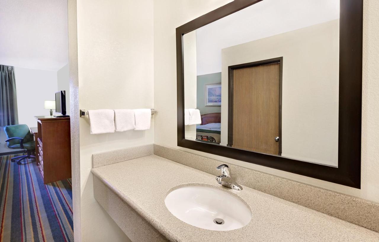 King Studio Suite - Non-Smoking at Super 8 by Wyndham Mt. Pleasant